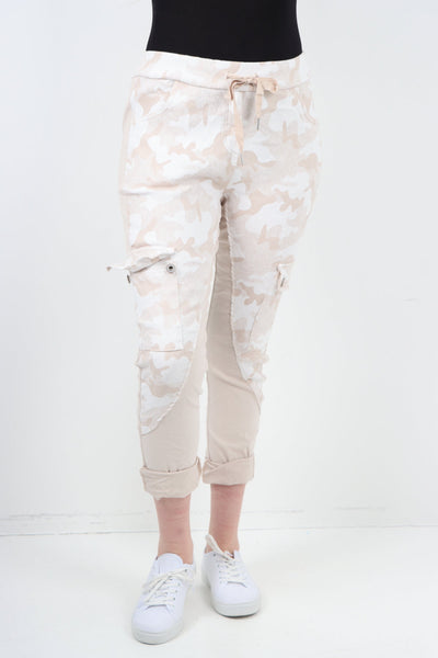 Cargo Pockets Printed Trousers